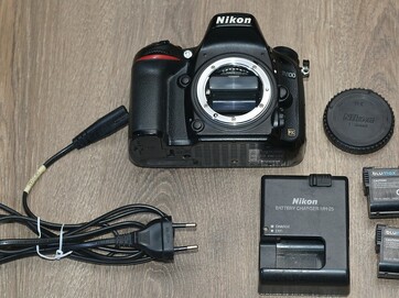 Nikon D600 *FX*24MPix CMOS*Full HD Video*97000 Exp