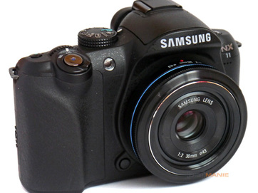 Samsung NX11 - 3x objektiv - příslušenství