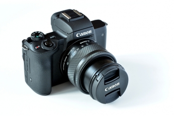 Canon EOS M50