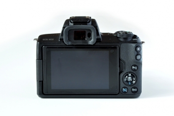 Canon EOS M50