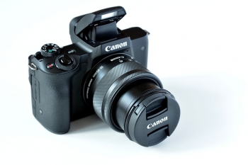 Canon EOS M50