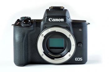 Canon EOS M50