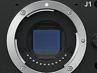 Obrázek č. 7 - Snímací čip formátu CX s ochranným sklem