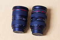 Canon EF 24-70mm f/2,8 L II USM vs. 24-70mm f/2,8 L USM (nový vlevo)