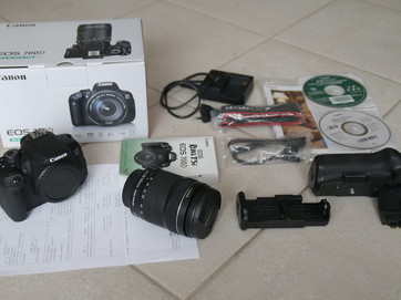 Canon EOS 700D + 18-135 IS STM ( batery grip )