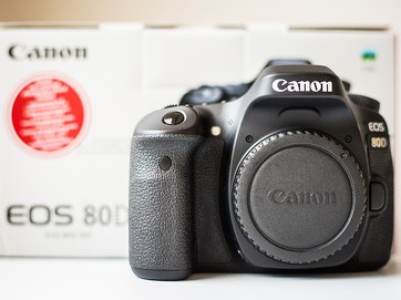 Canon 80D v záruce do 7/2018 s příslušenstvím