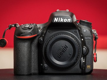 Nikon D750, stav 1B (jako nové), závěrka 2157, NPS, záruka