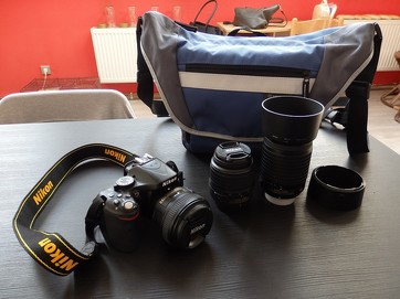 PRODÁM Nikon D5200 + 3 objektivy + brašna