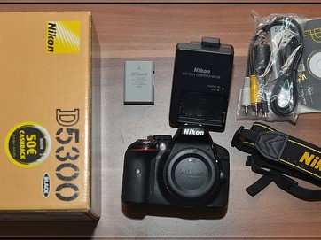 Nikon D5300 24MPix *Full HD video*Wi-Fi a GPS**?TOP*35000 Exp.*