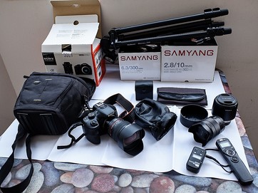 Sony A3000 s bohatým příslušenstvím