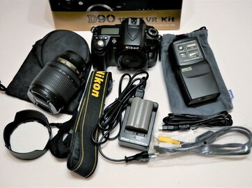 Prodám digitální zrcadlovku Nikon D90