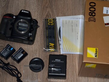 Nikon D800 FX*36MPix CMOS*Full HDV*SD/CF*49500 Exp