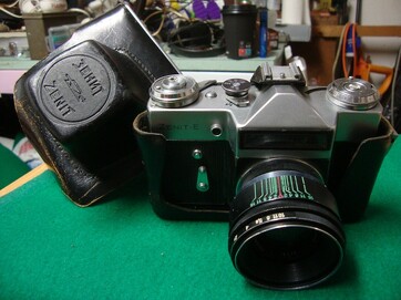 Foto fotoaparát Zenit-E objektiv HELIOS 44-2 2/58MM pouzdro