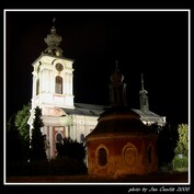 Kostel sv. Petra a Pavla v noci.