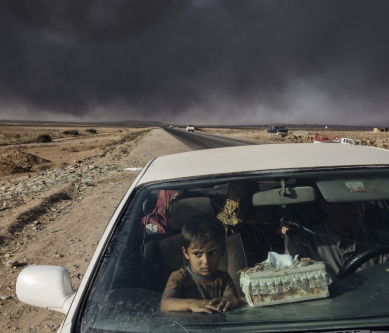 current3.jpg | © Ivor Prickett, Ireland, 3rd Place, Professional, Current Affairs & News, 2017 Sony World Photography Awards current3.jpg
