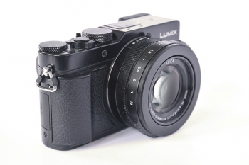 Panasonic Lumix DC-LX100 II