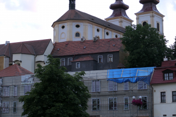 Panasonic DC-FZ10002, 32.65 mm, Clona: 3.8, ?as: 1/40 s, ISO: 100, 0 EV, WB: Ru?n?