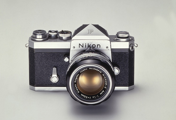 Původní Nikon F - stále stejný bajonet, jako D780 | (c) Nikon
