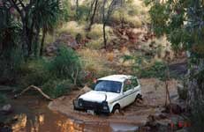 Jeden z menších brodů do Bungle Bungle