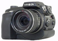 Minolta Dimage 7Hi čelní pohled