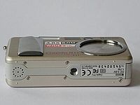 Dolní strana - reproduktor, st. závit