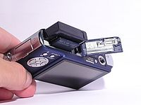 Uložení baterie a karty