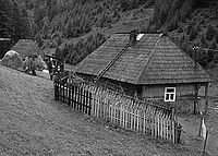 Dům nad černou řekou