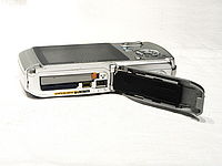 Umístění baterie a karty, konektory | Petr Koritina Umístění baterie a karty, konektory