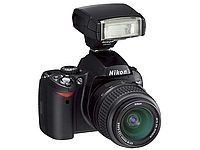 7. Nikon D40 s bleskem