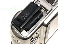 Umístění baterie a karty | © Petr Koritina Umístění baterie a karty