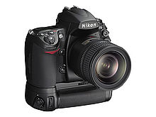 Obrázek č. 33 – Nikon D700 s přídavným bateriovým gripem