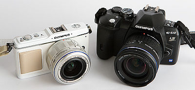 Srovnání velikosti Olympus Pen E-P1 a DSLR Olympus E-510 s objektivy 14-42mm