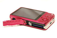 Umístění SD karty a baterie | (c) Petr Koritina Umístění SD karty a baterie