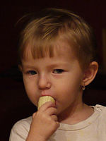 (R) Výřez, Clona: 1.7, 1/20 s, ISO: 400 (R) Výřez, Clona: 1.7, 1/20 s, ISO: 400