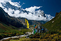 údolí u Thame Khosi