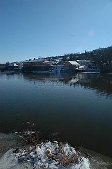 Na objektivu obroučkový CPL