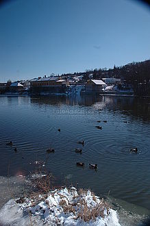 CPL na objektivu, P121 nahoře, P120 dole