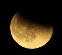 Částečná fáze zatmění Měsíce. Částečná fáze zatmění Měsíce.