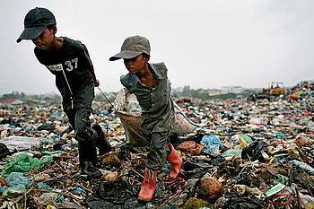  Práce dětí na skládce / Kambodža 2007