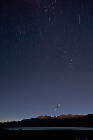 Hvězdné dráhy nad jezerem Tso Moriri
