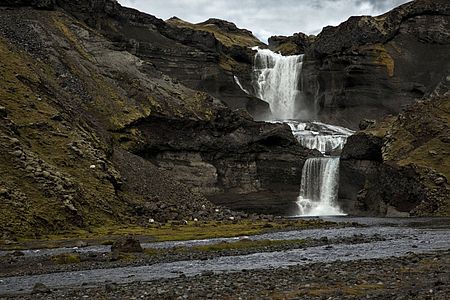 Vodopád Ófaerufoss v puklině Eldgjá. | (c) Daniš Vodopád Ófaerufoss v puklině Eldgjá.