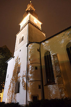 ohnisko: 24mm čas: 1/8s clona: 2,0 ISO: 1250
